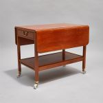 967 1071 SERVING TABLE